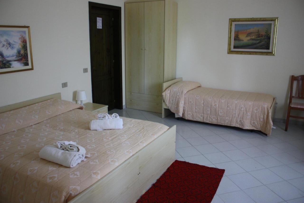 Hotel La Pineta 阿尔博里亚 外观 照片