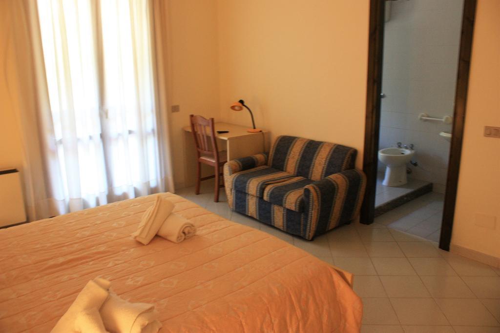 Hotel La Pineta 阿尔博里亚 客房 照片