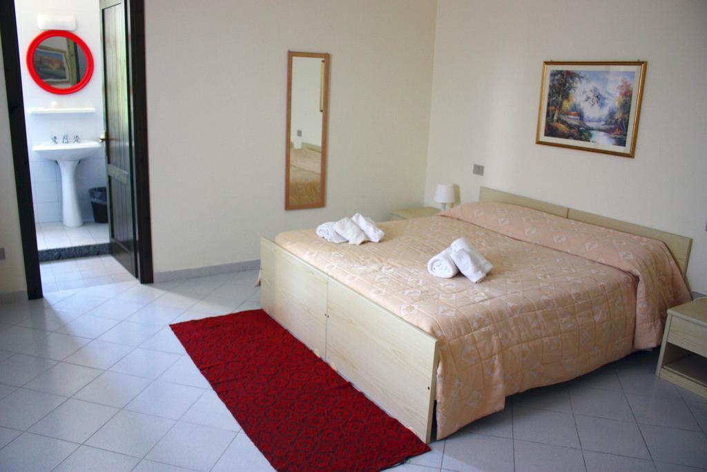 Hotel La Pineta 阿尔博里亚 客房 照片