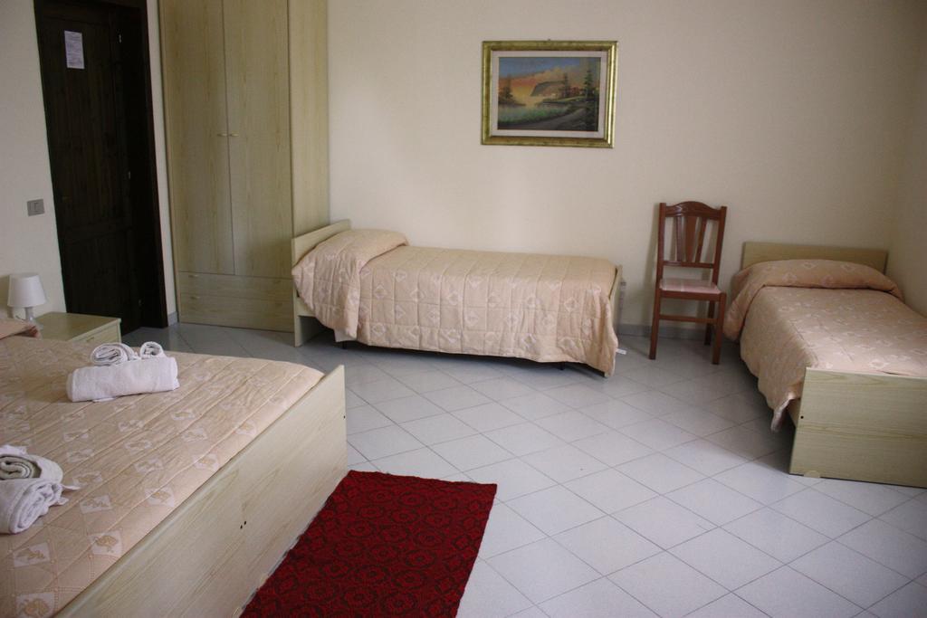 Hotel La Pineta 阿尔博里亚 外观 照片